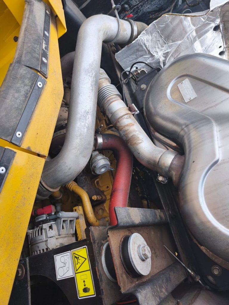 construction-equipment-wheel-loader-Caterpillar-950-M-1760362644183410317_orig_b0d4a0528e4f5f892b8b20bc4668b626-25100805535431865300