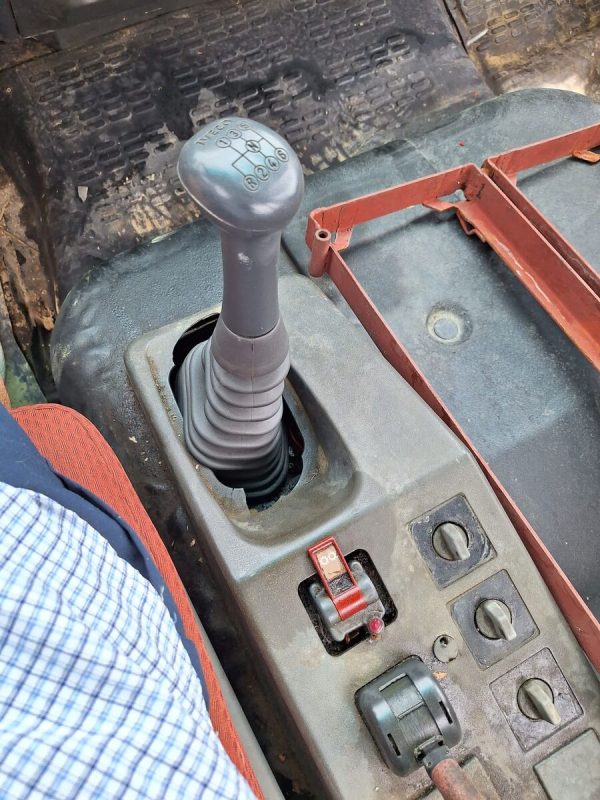 IVECO – kamion s ravnom platformom – 95E21