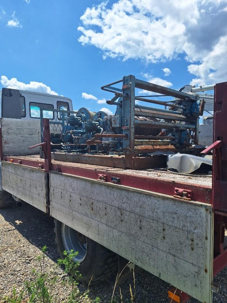 flatbed-truck-IVECO-95E21-1753882786943676901_orig_a212aef9b319306f6ff6edf3c2c74fbb-25072815491107216200