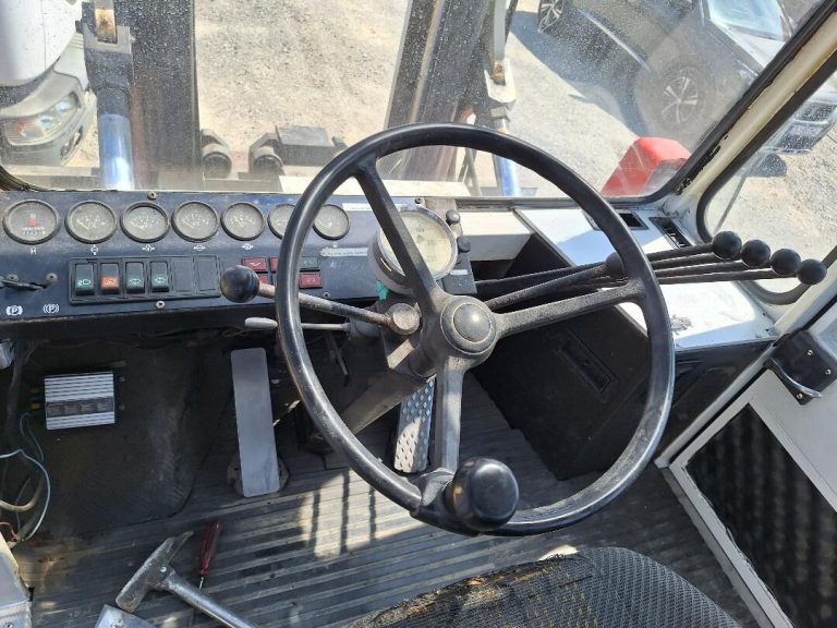 material-handling-equipment-container-handler-Svetruck-80-1755351259139049372_orig_178bb2b446064ceefc0077cee493f9d7-25081616332645634800