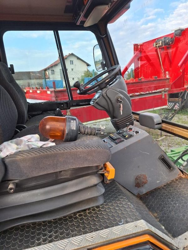 Ladog – univerzalni komunalni stroj