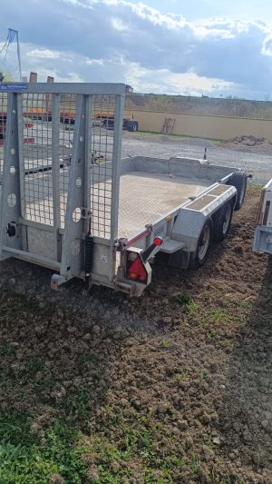 NUGENT low-floor semi-trailer