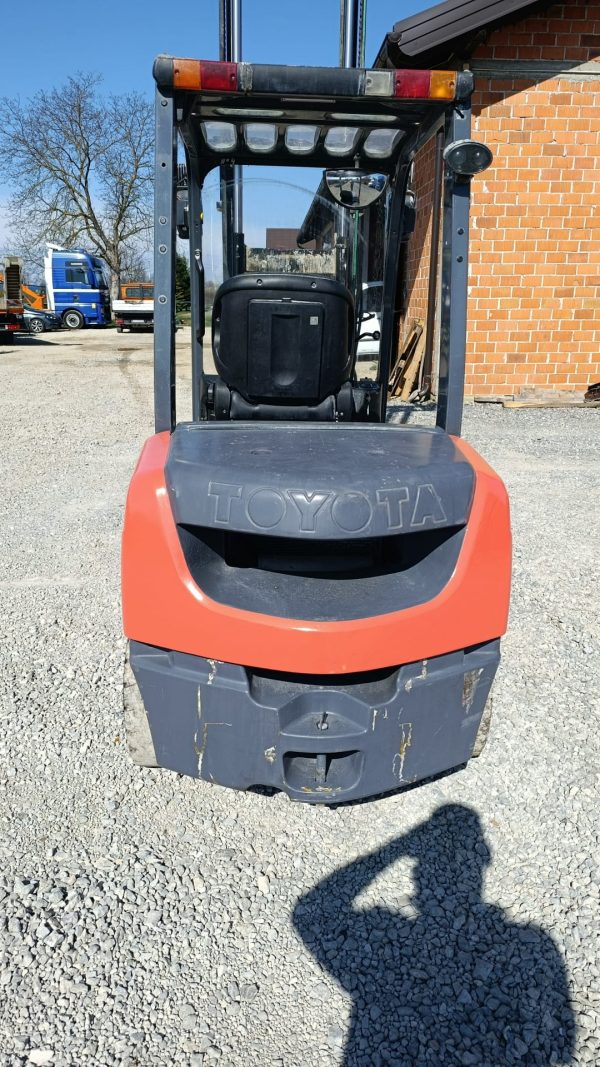 Toyota 30 forklift