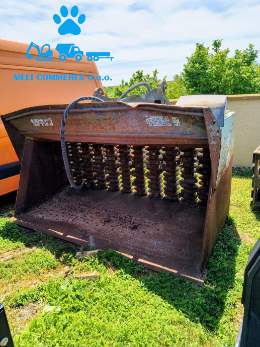 Excavator bucket