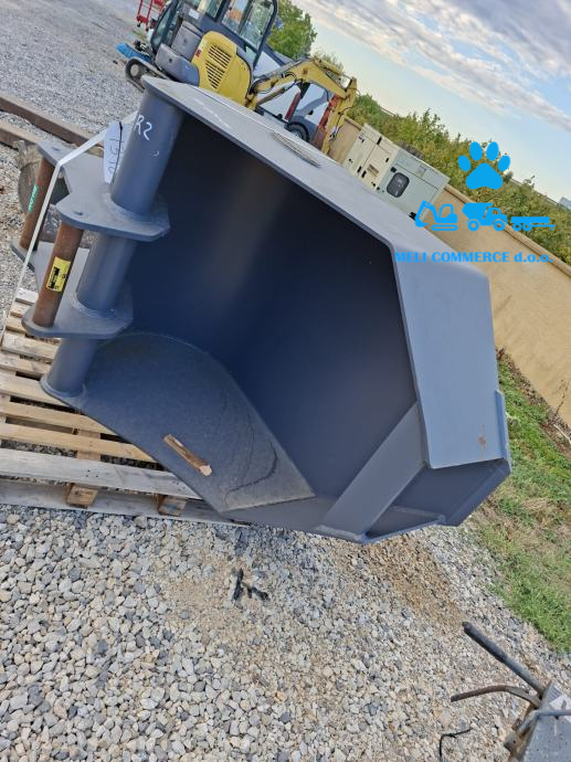 Excavator basket for concrete